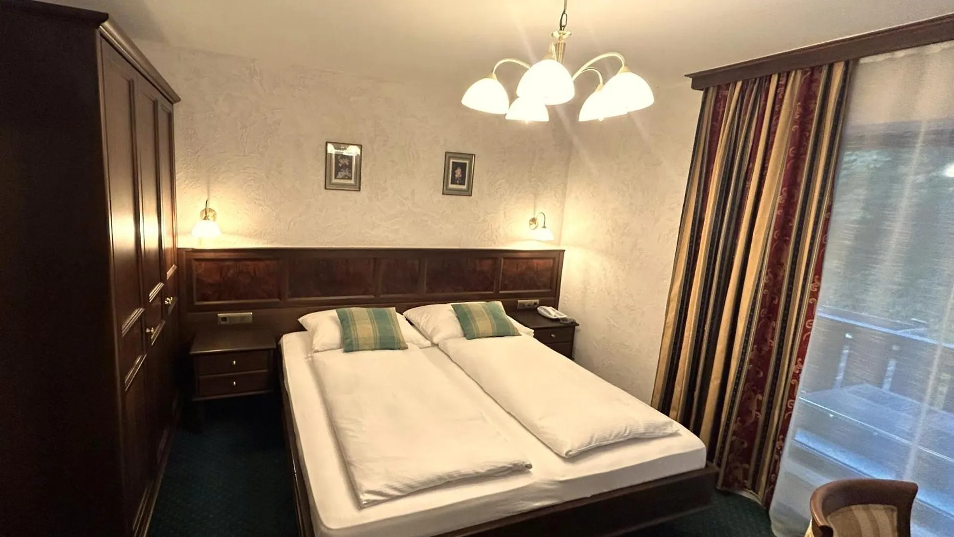 **** Hotel Hotel-Restaurant Batzenhaeusl Innsbruck Austria